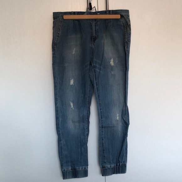 Blank NYC Jeans with a Chino fit - Picture 2 of 3